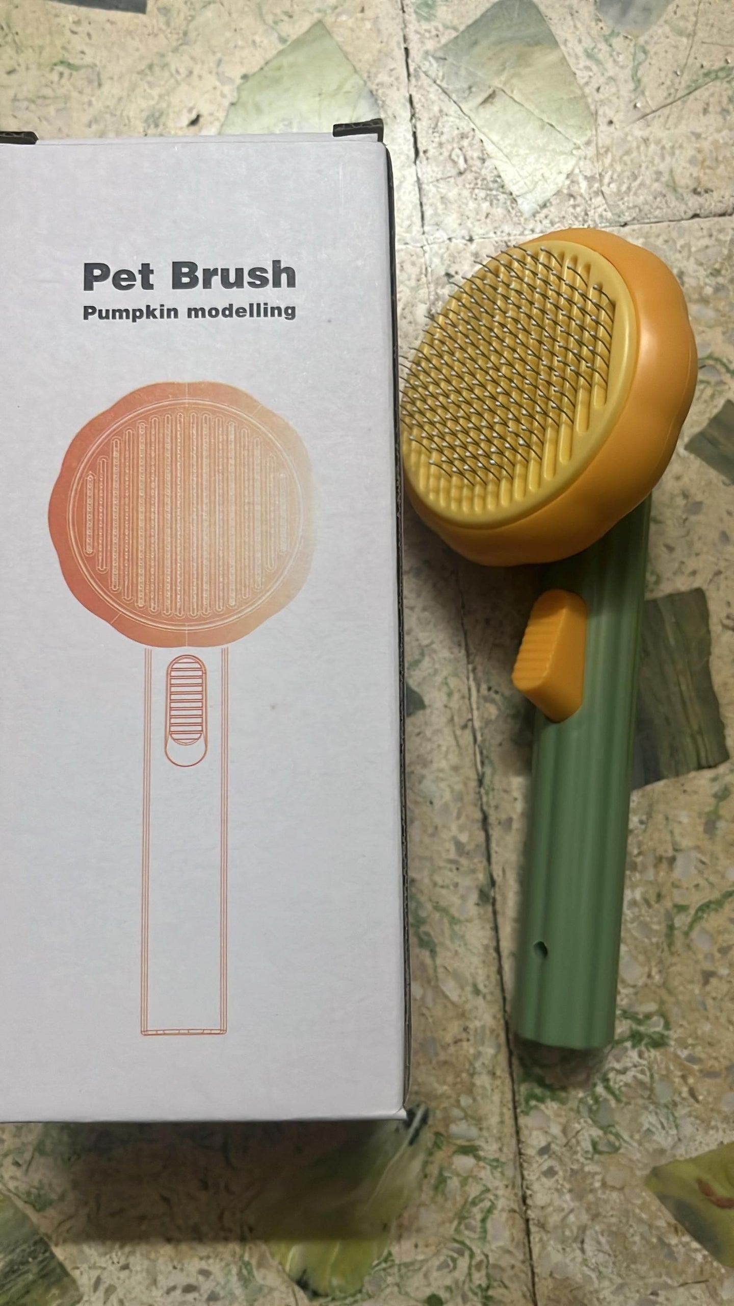 Self-Cleaning Pet Brush for Dogs & Cats – Gentle Deshedding Grooming Comb
