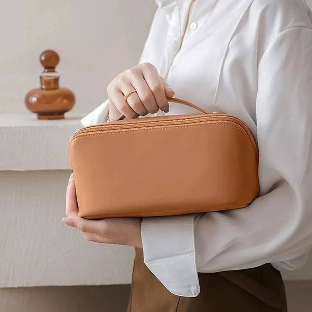 Premium Leather Cosmetic Bag with Side Zipper – Compact, Stylish & Travel-Friendly